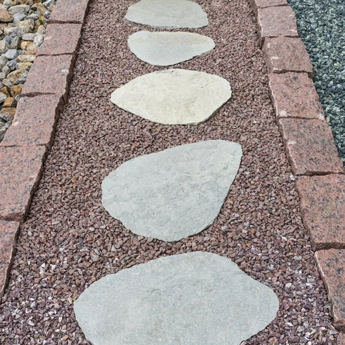 G85 Gneis šľapák XXL, priemer 40-50 cm, hrúbka 2-4 cm, svetlo-šedá